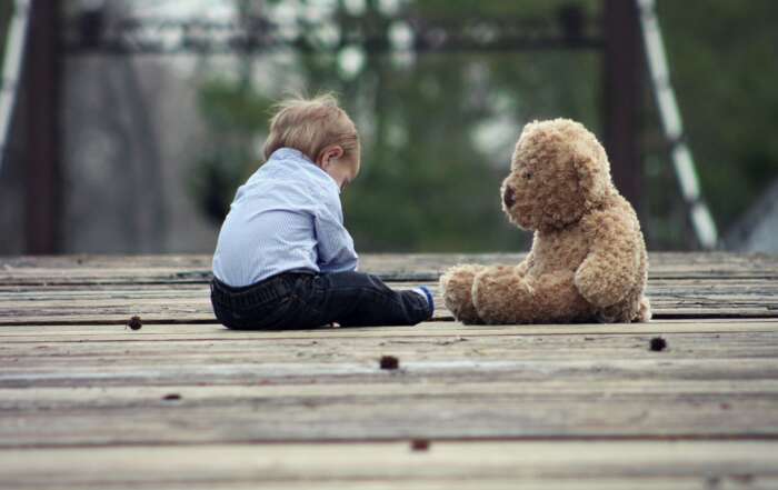 Boyfriend Thinks Girlfriend is Too Fat to Marry boy blue with teddy bear