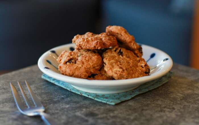 crab-cakes-with-horseradish-dill-tartar-sauce