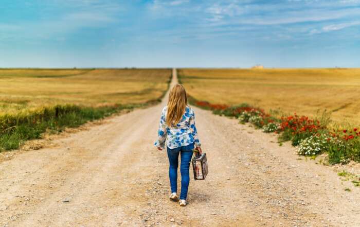 She's Divorced and Trying to Start Over After 25 Years of Marriage divorced walking away