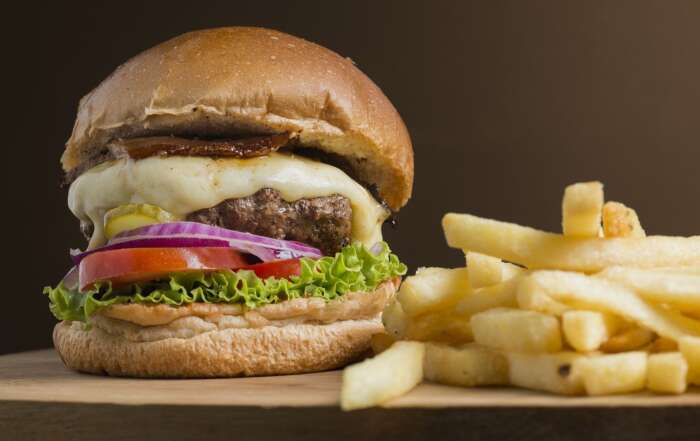King's Hawaiian Cheeseburger Sliders Recipe king-hawaiian-cheeseburgers