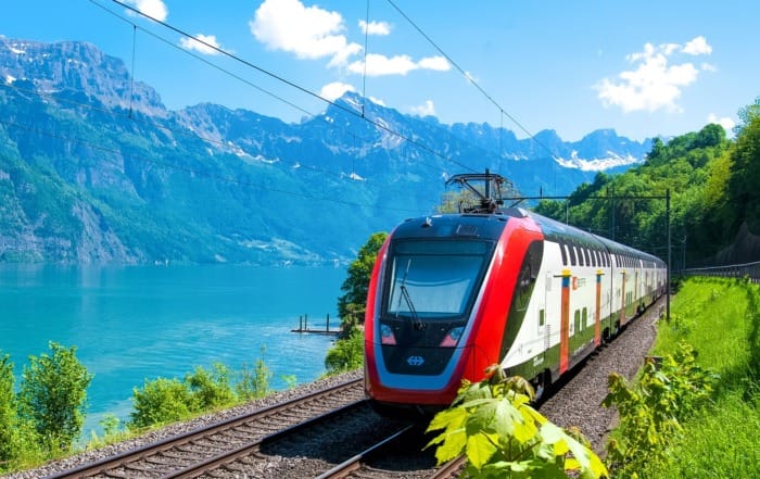 Cross-Country Train Travel: Tips Before You Go tips travel by train